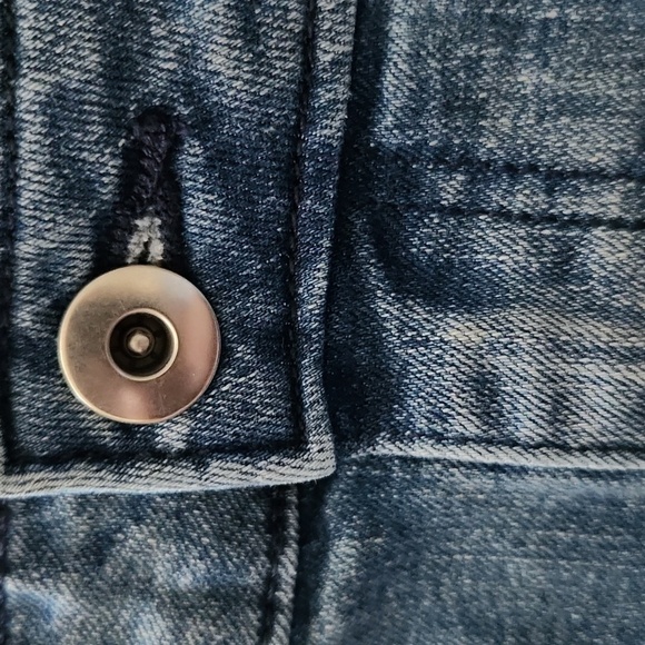 [H&M] Jeans Shorts - Size 8 - Picture 5 of 8